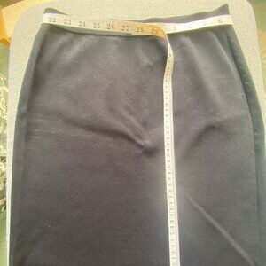 Black Pull-on Carmen Pencil Skirt in Size Small